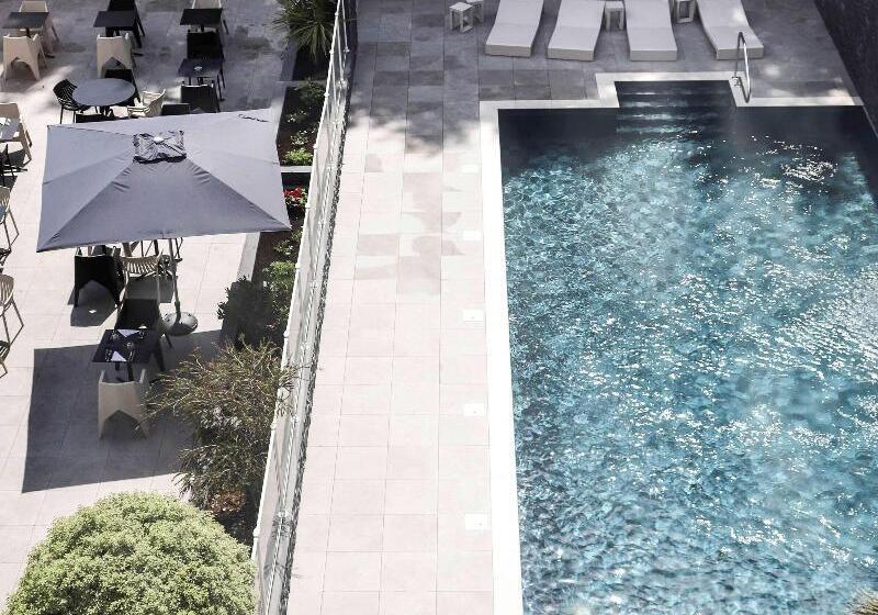 هتل Mercure Pau Palais Des Sports