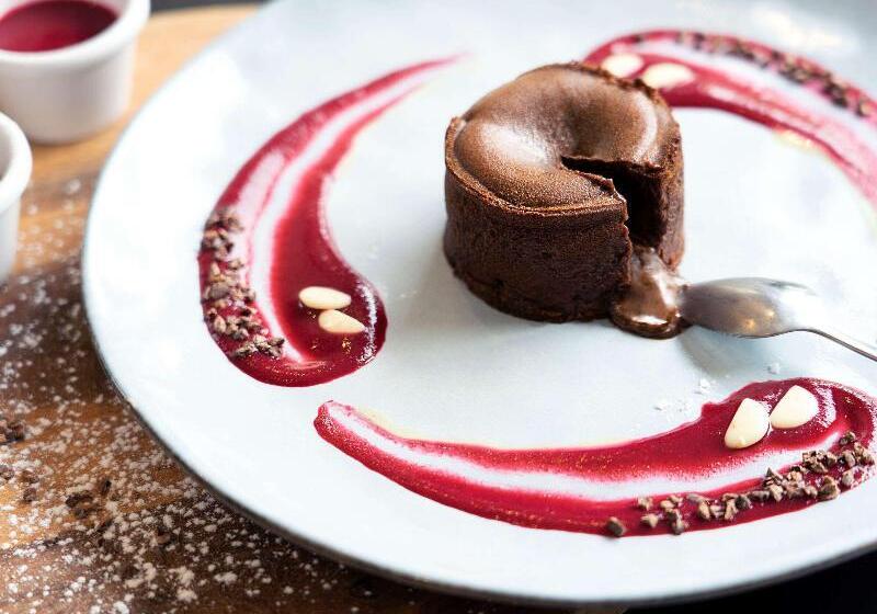 هتل Mercure Pau Palais Des Sports