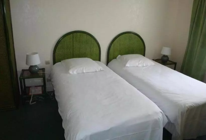 Hotel Hôtel De L Orme, Akena