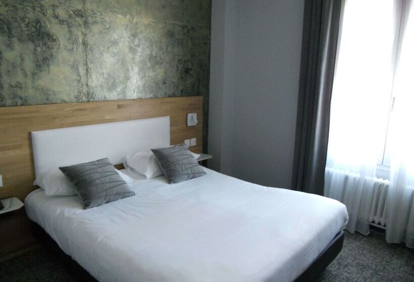 Brit Hotel Privilège Le Royal   Centre Gare