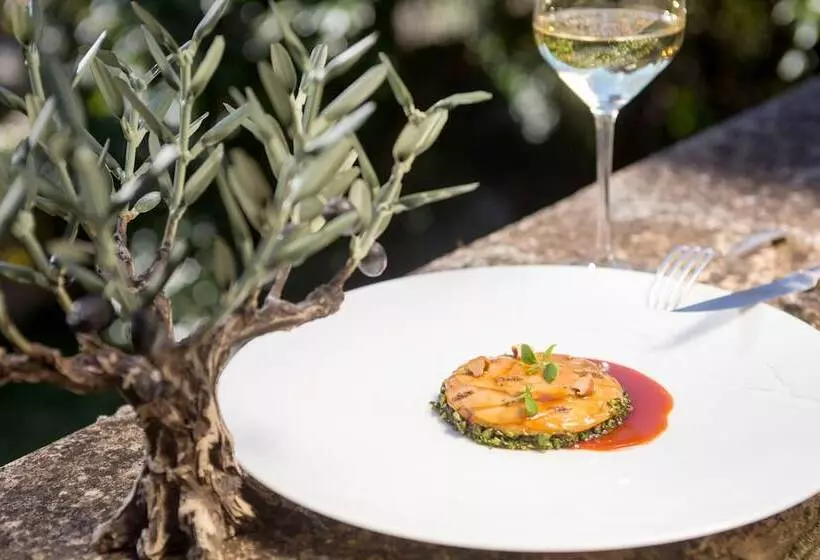 ホテル Baumanière Les Baux De Provence