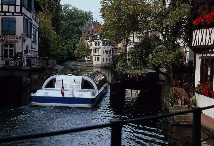 Отель Ibis Strasbourg Centre Petite France