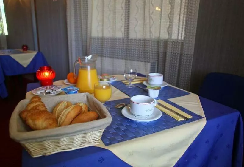 בית מלון כפרי Le Relais De Fabrègues