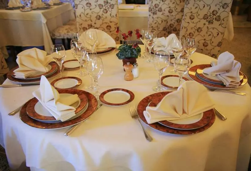 호텔 Logis Le Relais Imperial