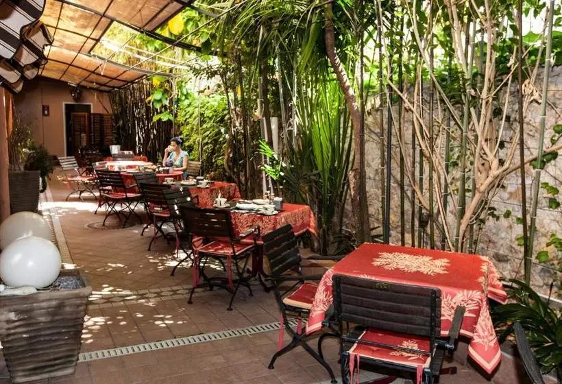 בית מלון כפרי Hôtel Paris Rome