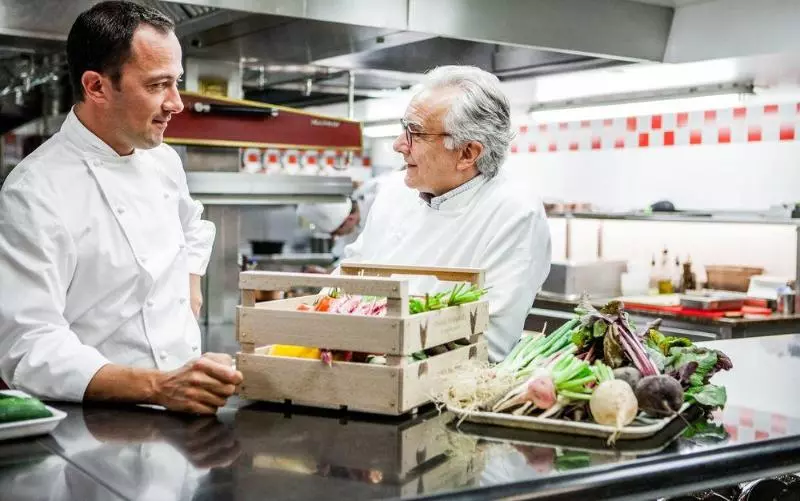 호텔 Plaza Athenee Dorchester Collection