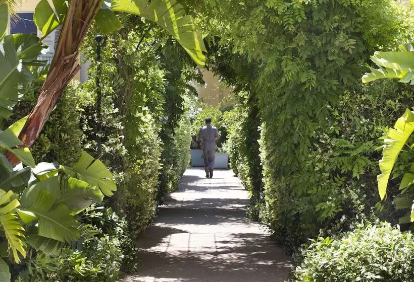 בית מלון כפרי Royal Riviera