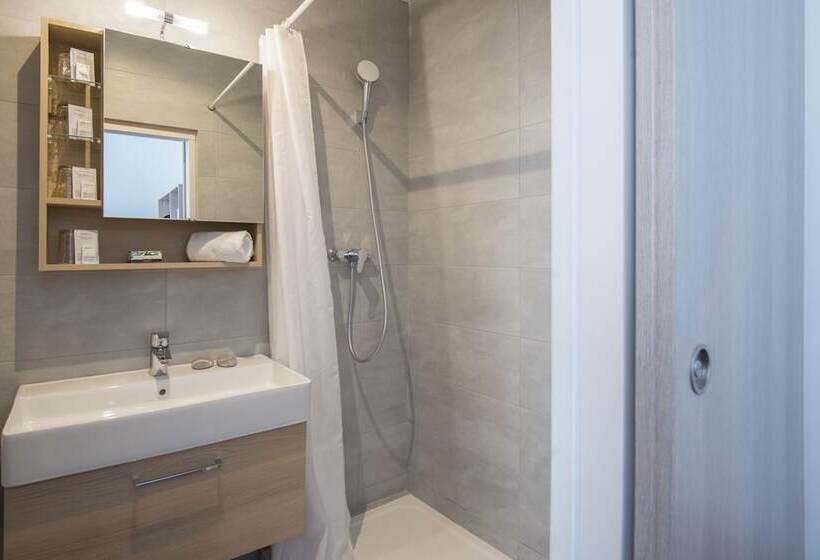 هتل Saint Gothard