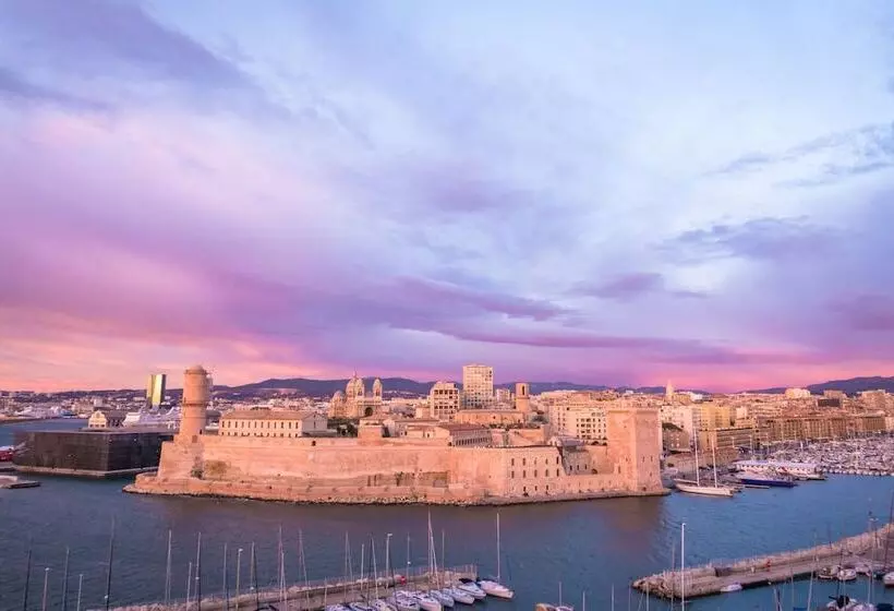 ホテル Sofitel Marseille Vieux Port