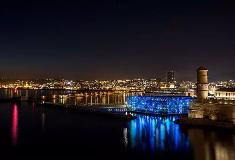 ホテル Sofitel Marseille Vieux Port