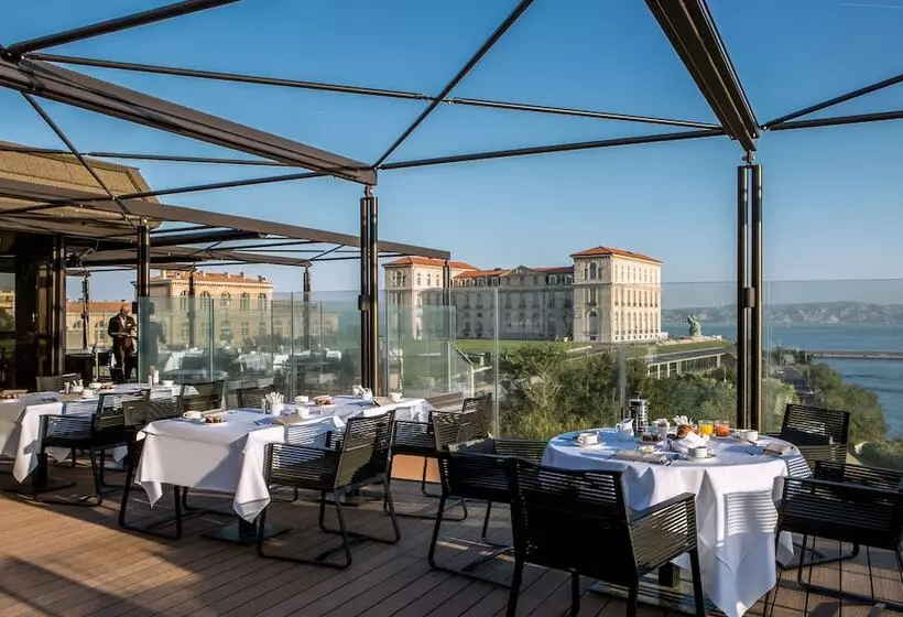 ホテル Sofitel Marseille Vieux Port