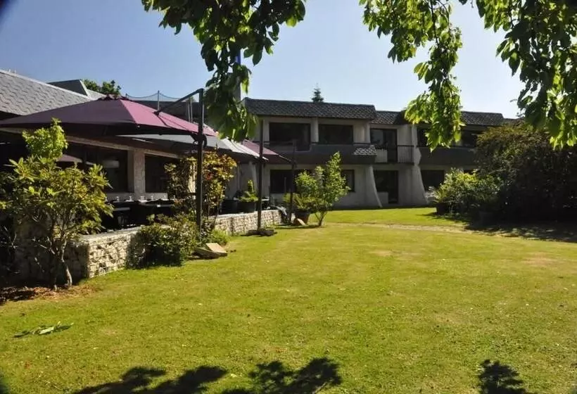 ホテル The Originals City, Hôtel Les Caps, Saintbrieuc Est