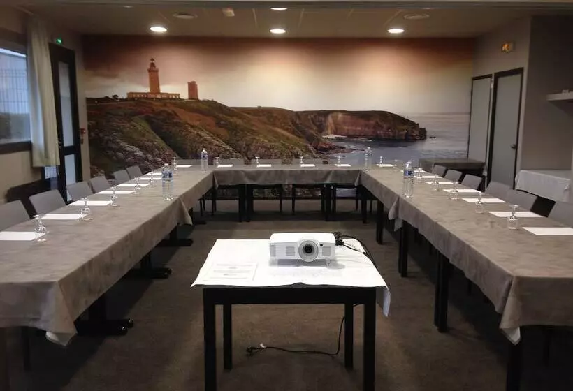 ホテル The Originals City, Hôtel Les Caps, Saintbrieuc Est
