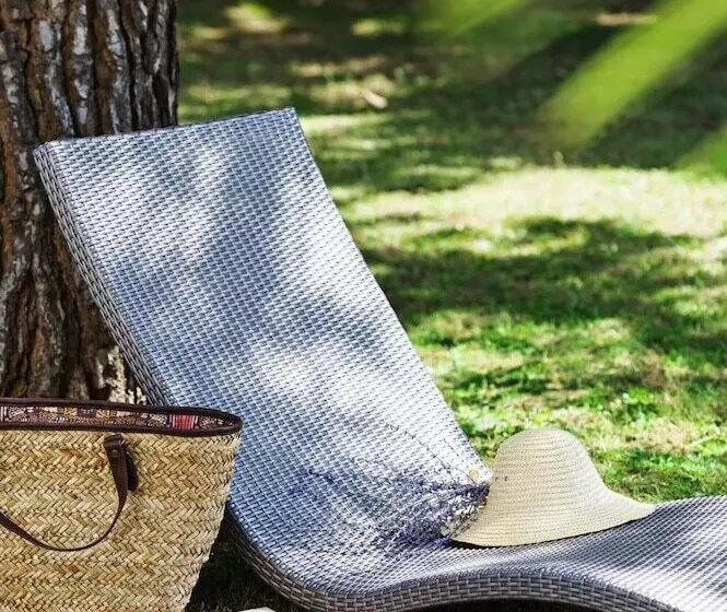 Отель Hôtel Le Relais Des Brasseurs Aubagne