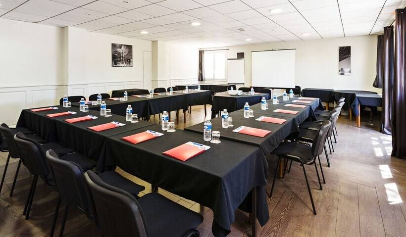 هتل Hôtel Le Relais Des Brasseurs   Aubagne