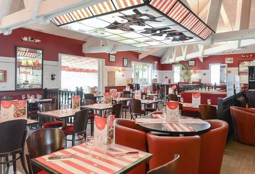 Отель Hôtel Le Relais Des Brasseurs Aubagne