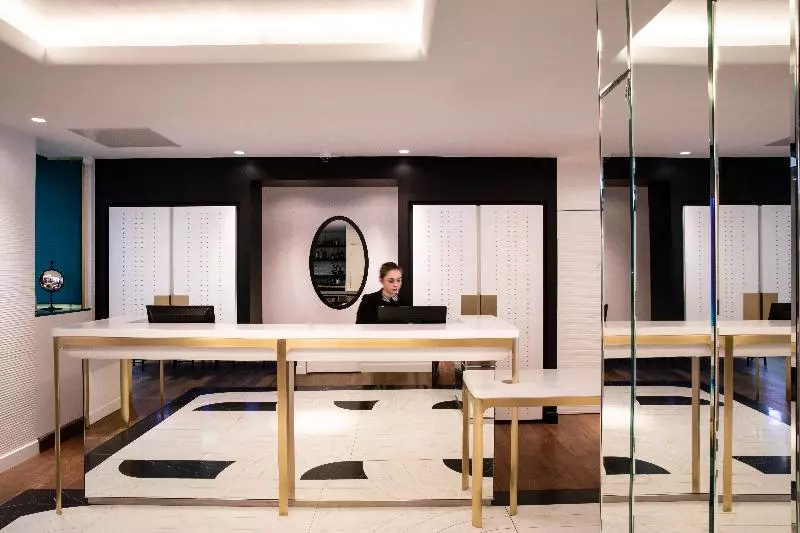 ホテル Victor Hugo Paris Kleber