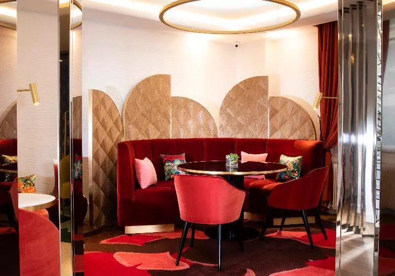 ホテル Victor Hugo Paris Kleber