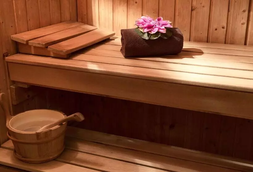 Отель Villa Borghese, The Originals Relais