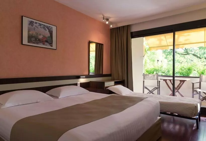 Отель Villa Borghese, The Originals Relais