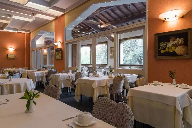 Отель Villa Borghese, The Originals Relais