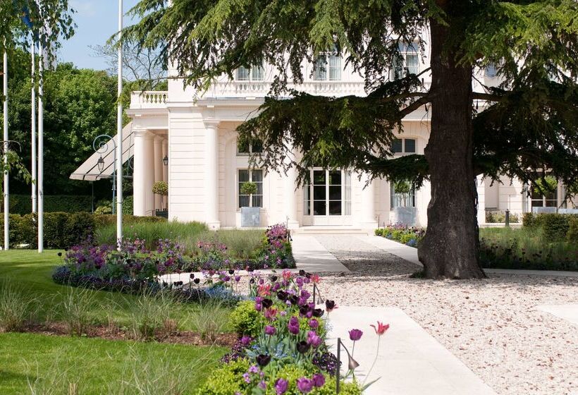 ホテル Waldorf Astoria Versailles Trianon Palace