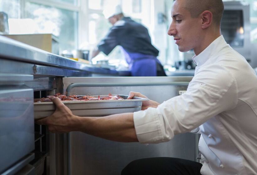 ホテル Waldorf Astoria Versailles Trianon Palace