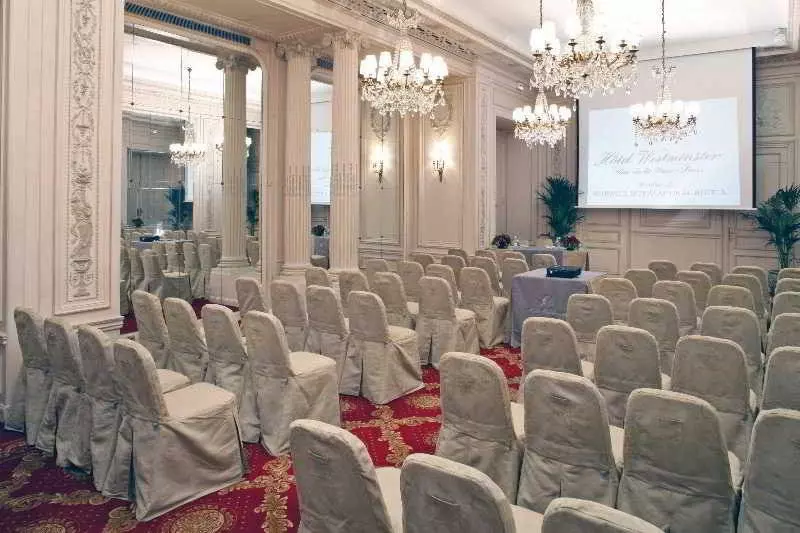 ホテル Westminster