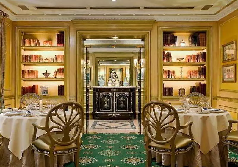 ホテル Westminster