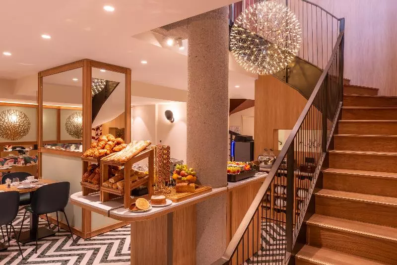 ホテル Yllen Eiffel