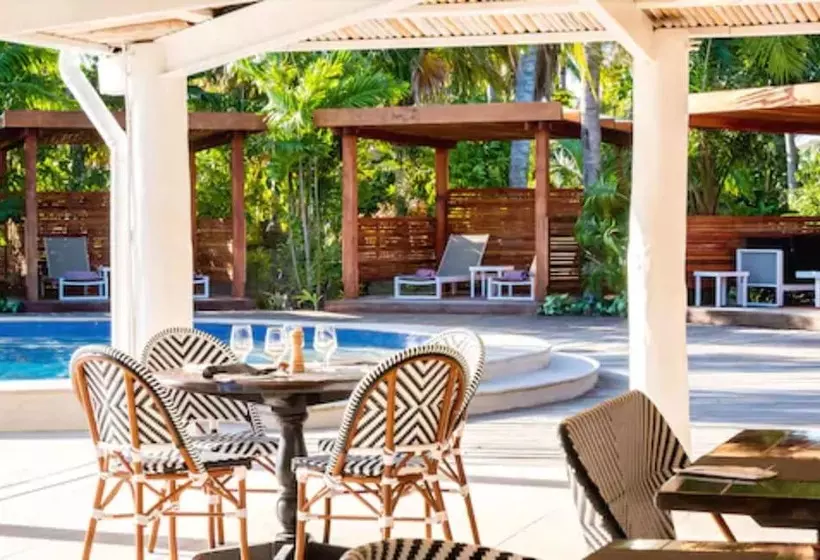 Musket Cove Island Resort