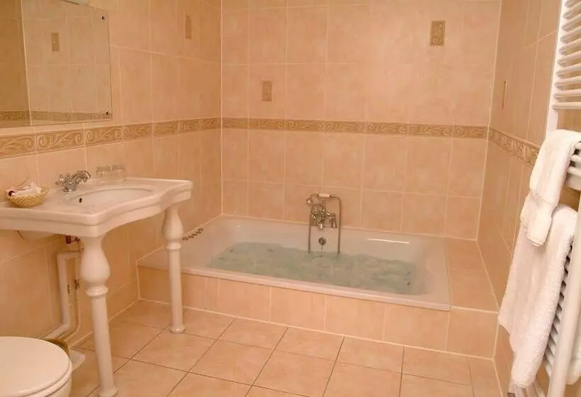 酒店 Esseborne Manor