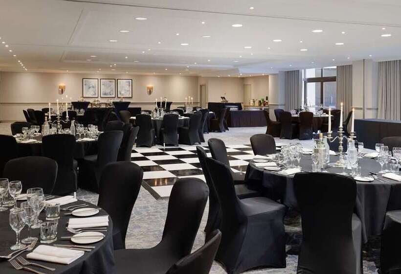 Hotell Hilton Cobham