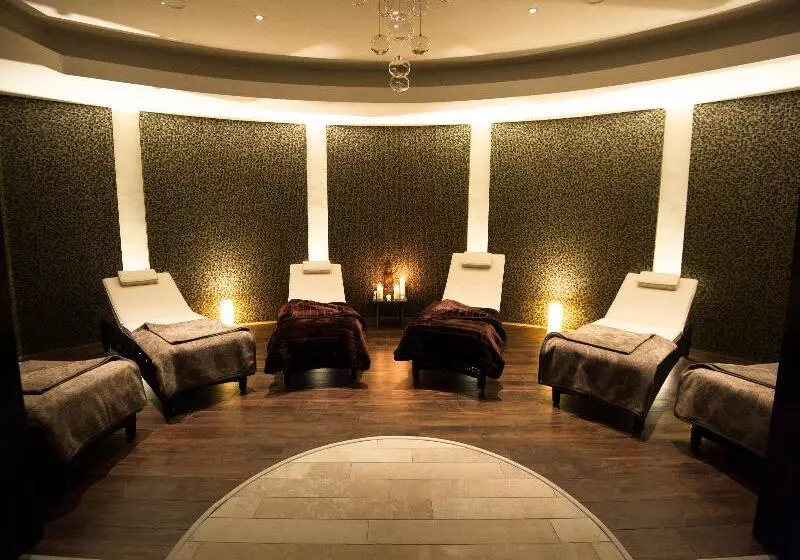 Killyhevlin Lakeside Hotel & Lodges