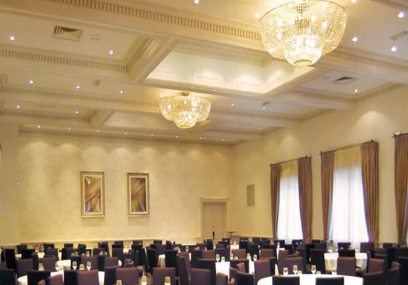 酒店 Leonardo Cardiff