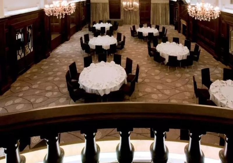 酒店 Leonardo Cardiff