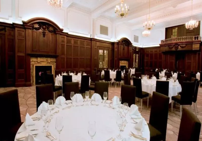 酒店 Leonardo Cardiff