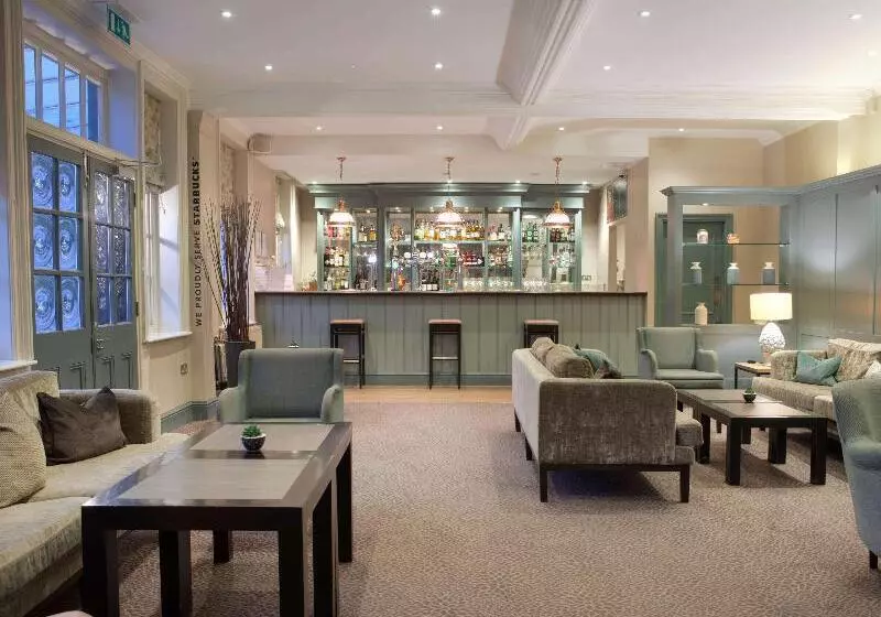 Отель Mercure Box Hill Burford Bridge