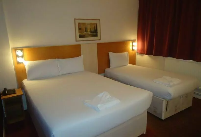 בית מלון כפרי Sky Plaza