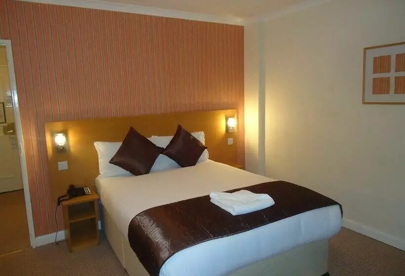 בית מלון כפרי Sky Plaza