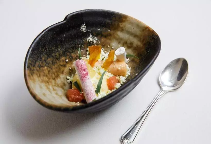 Отель The Atlantic