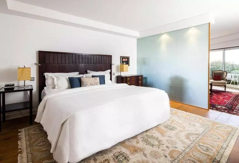 Отель The Atlantic