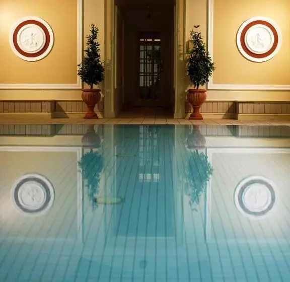 Отель The Atlantic