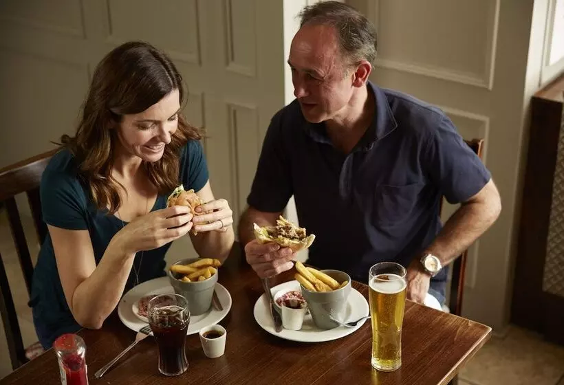 호텔 The Coleshill By Greene King Inns