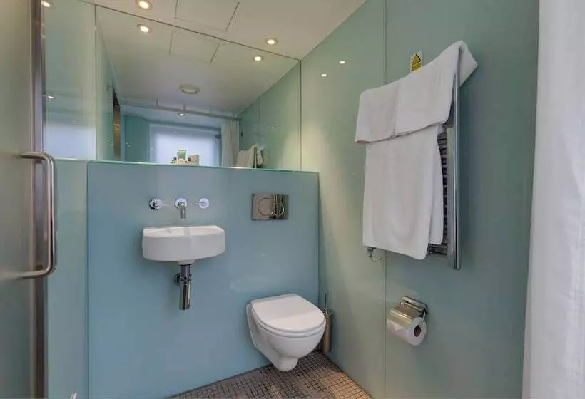 هتل Ambassadors Bloomsbury