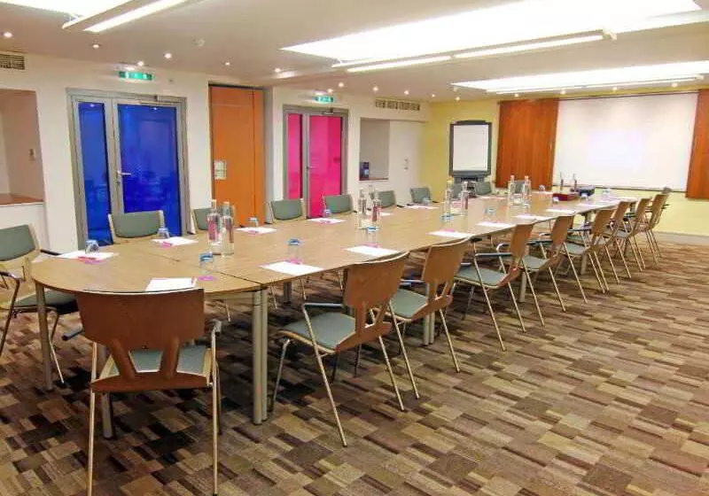 هتل Ambassadors Bloomsbury