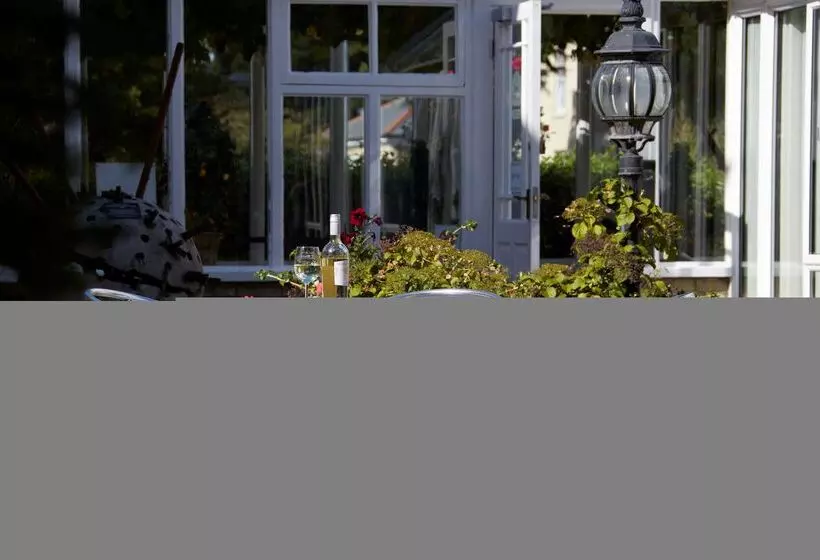 בית מלון כפרי Best Western Annesley House