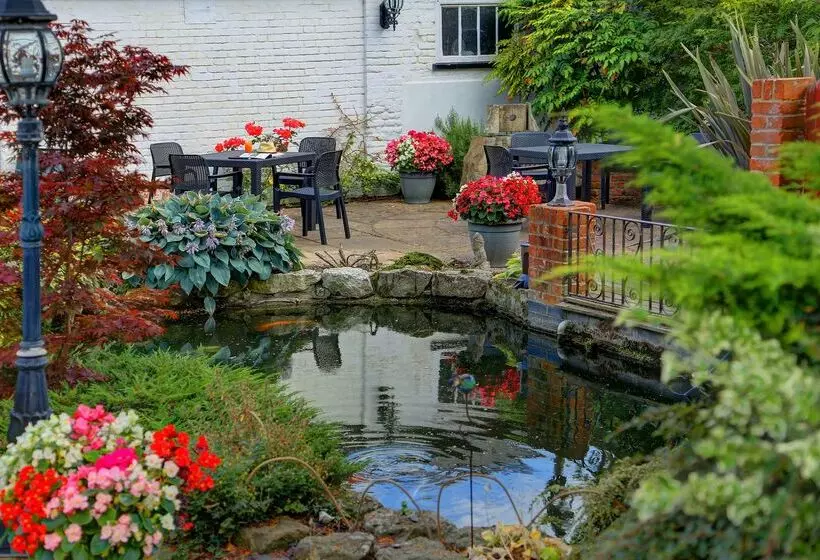 בית מלון כפרי Best Western Annesley House