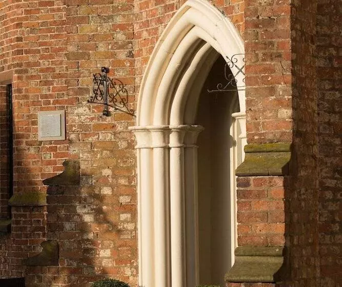 Отель Crabwall Manor & Spa   Bw Signature Collection