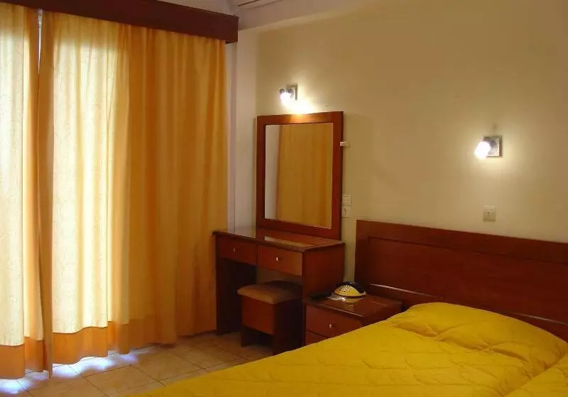 Отель Golden Sands